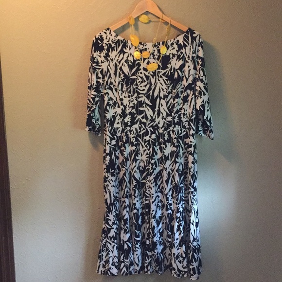 Jessica Howard Women’s Dress and Necklace - Picture 1 of 5